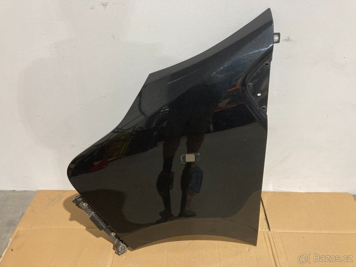 Přední blatník levý Opel Vivaro B 2017, kód barvy 92U