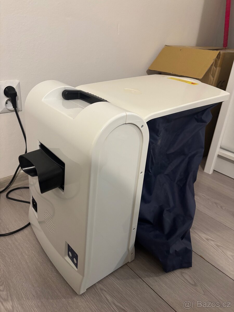 přístrojový analyzátor pleti (skin analyzor machine)