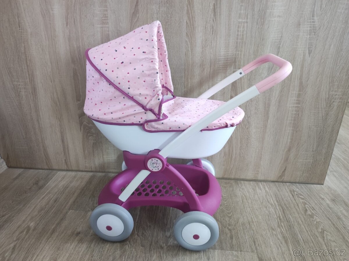 Kočárek pro panenky