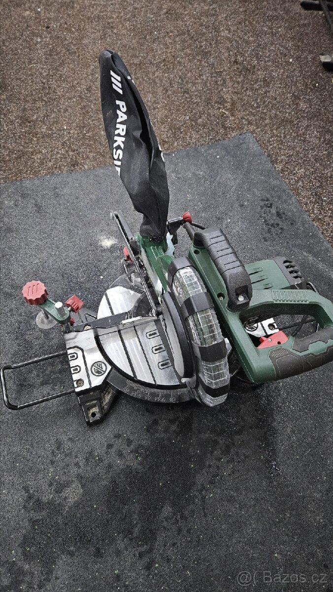 Kapovací a pokosová pila PKS 1500 C4

pila PKS 1500 C4