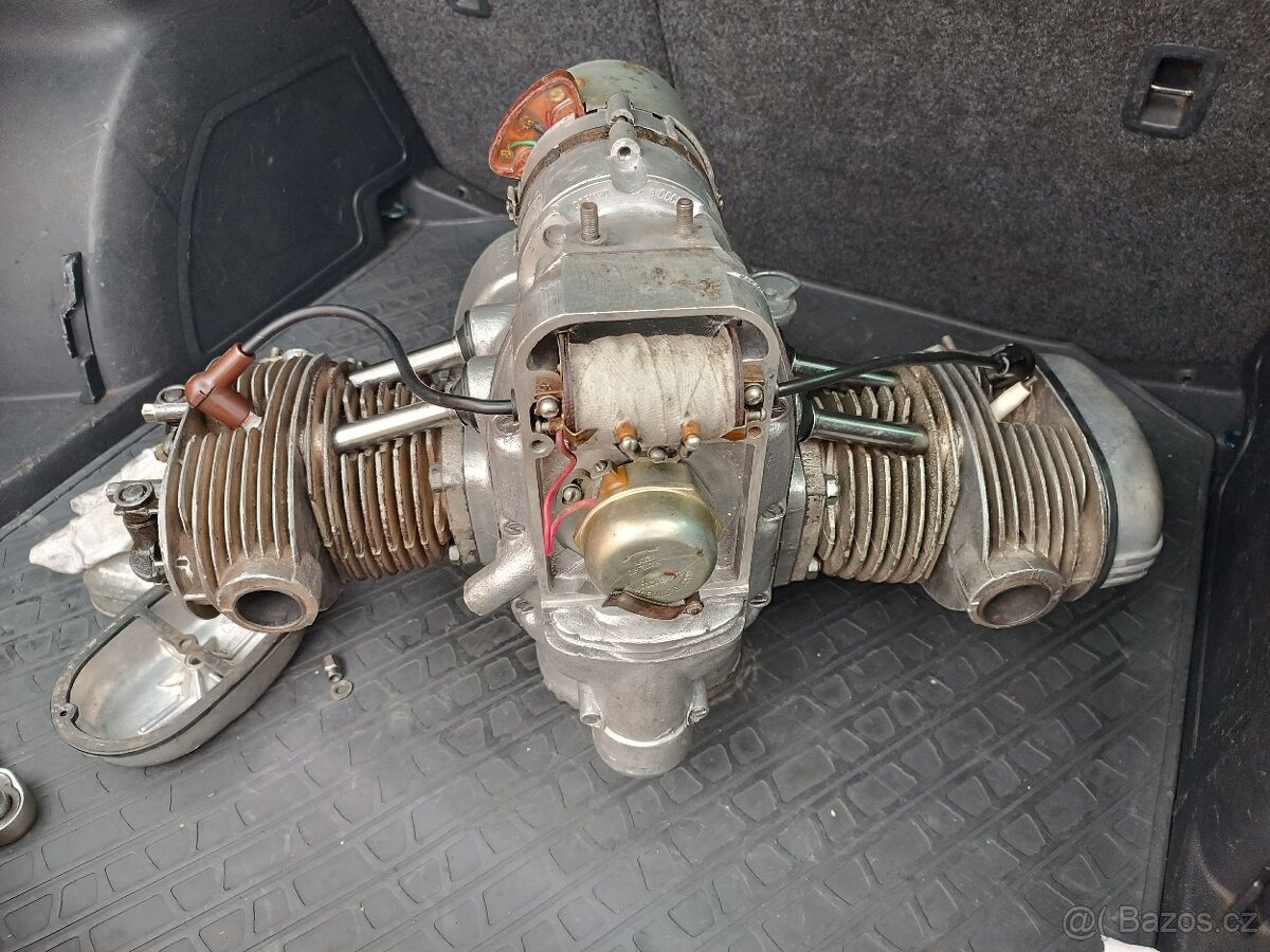 Motor Ural 650 12V převodovka se zpátečkou Ural difer