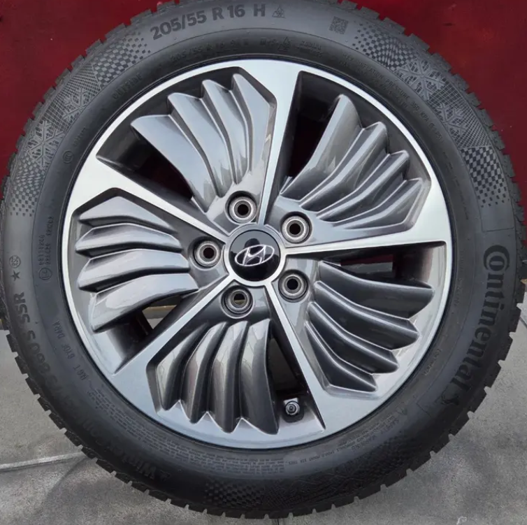 16" -ZIMNÍ OBUTÁ KOLA 5x114.3 HYUNDAI LONIG+ČIDLA