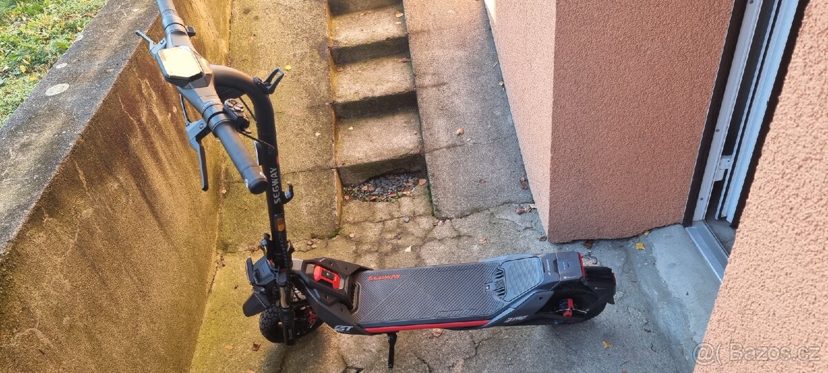Segway zt3 pro e koloběžka