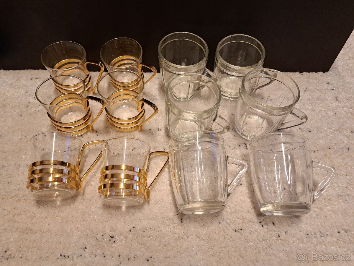 skleněné retro šálky na kávu