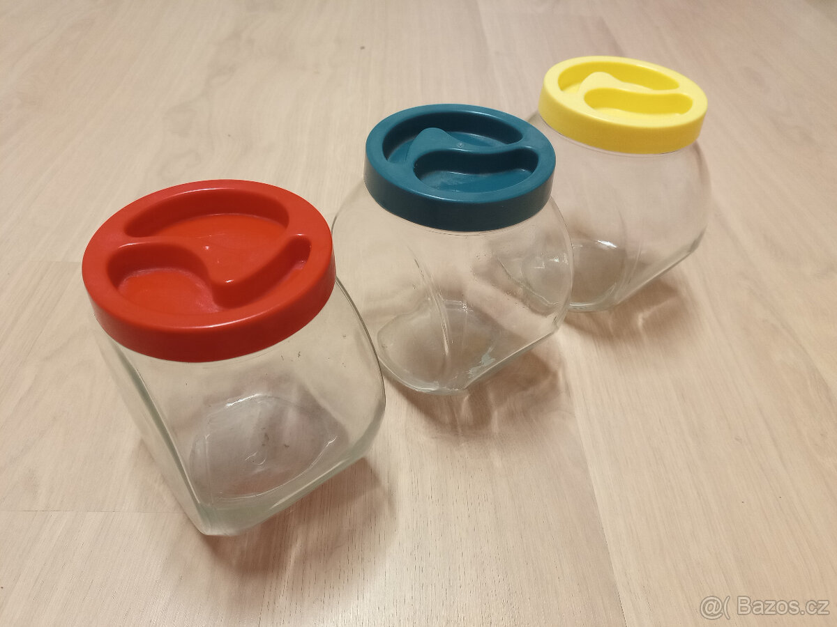 3x skleněná dóza s plastovým uzávěrem