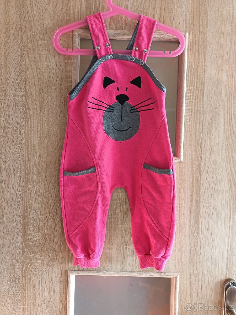 Různé oblečení pro děti