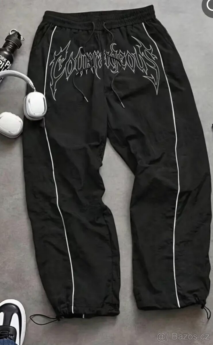 Černé kalhoty šusťák