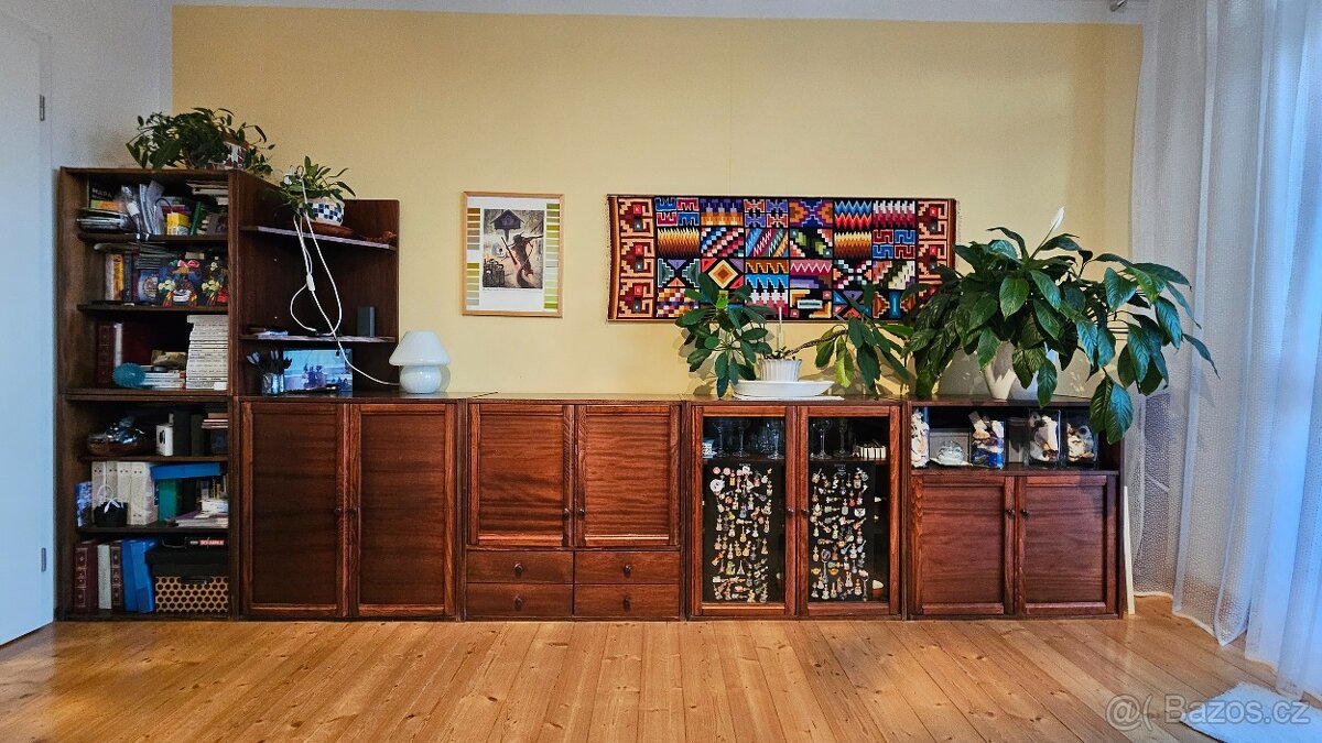 obývací stěna - samostatné moduly