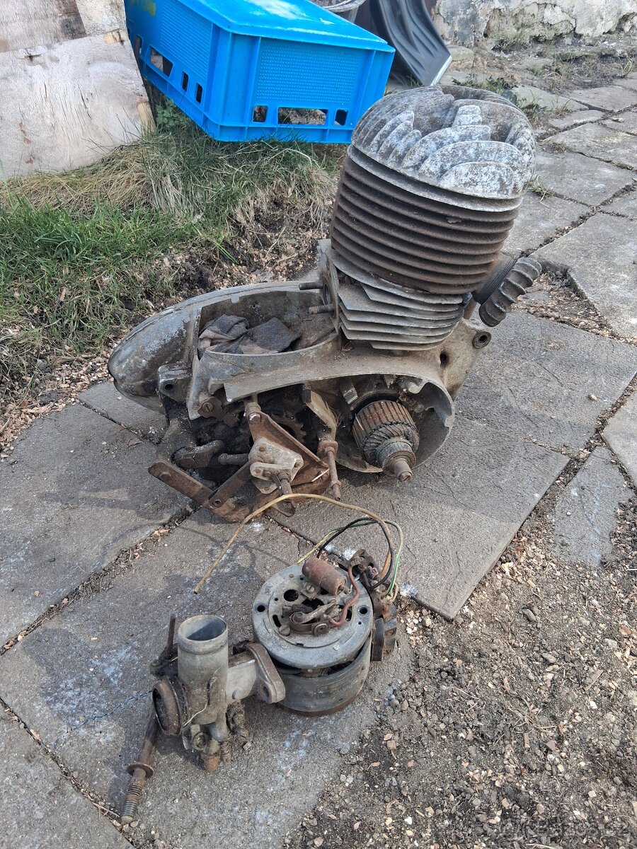 Motor Jawa 250 353