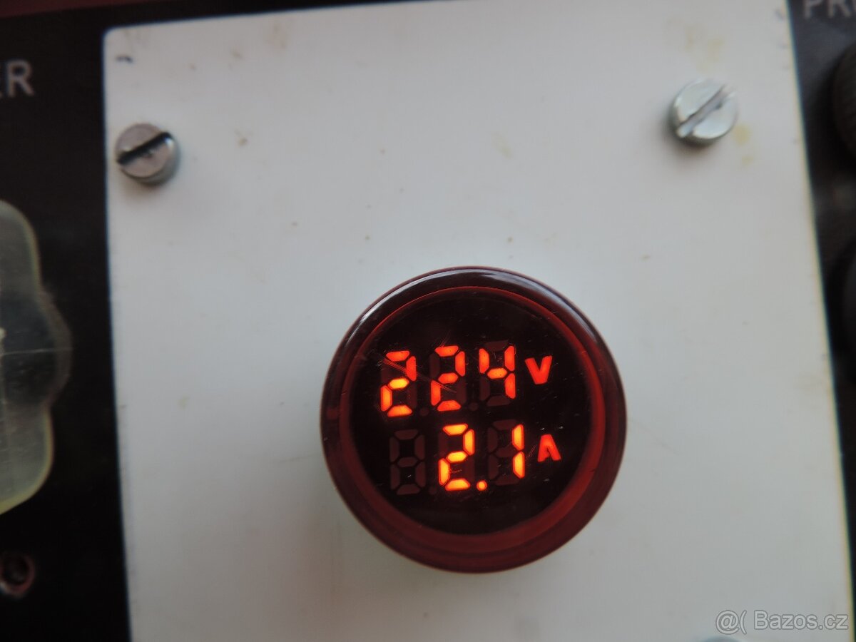 Malá spolehlivá elektrocentrála 220V,  1200/1000W