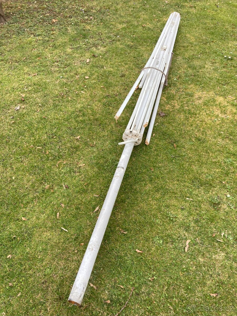 Prodám slunečník hospodský (zahradní) 3,5x3,5m