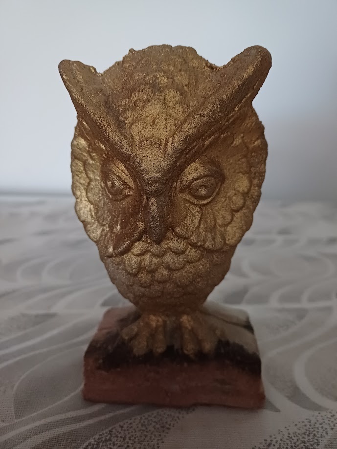 Starožitná figurka zlatá sova