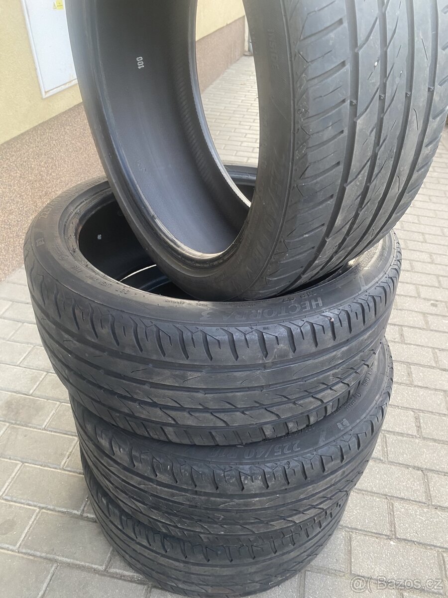 Pneu 225/40R18