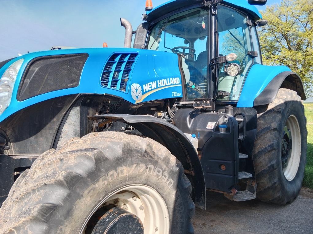 Prodám traktor NEW HOLLAND T8.330