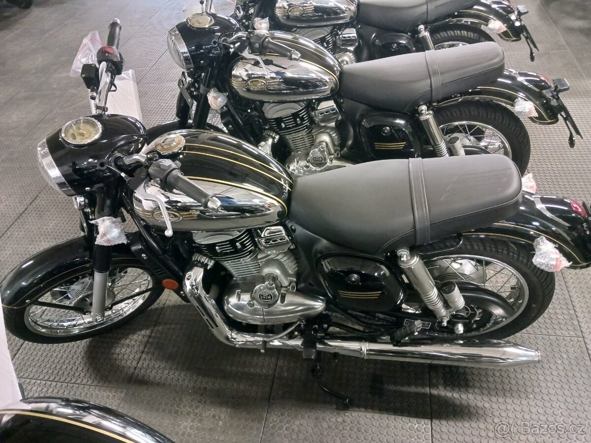 Jawa 300 Cl Black fortytwo