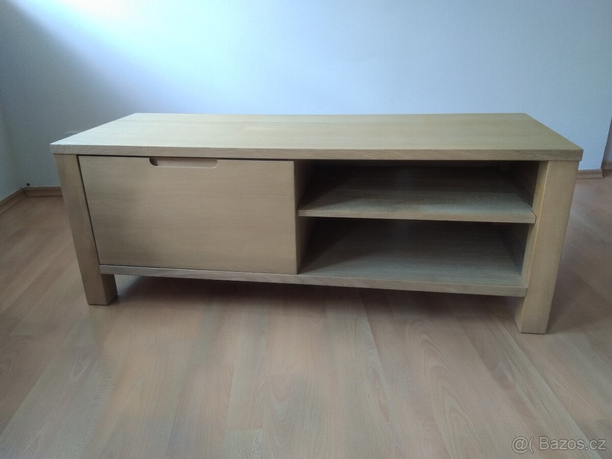 Skříňka pod televizi