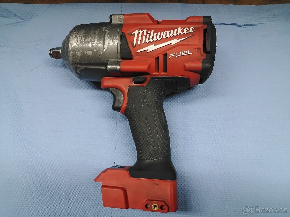Rázový utahovák Milwaukee
