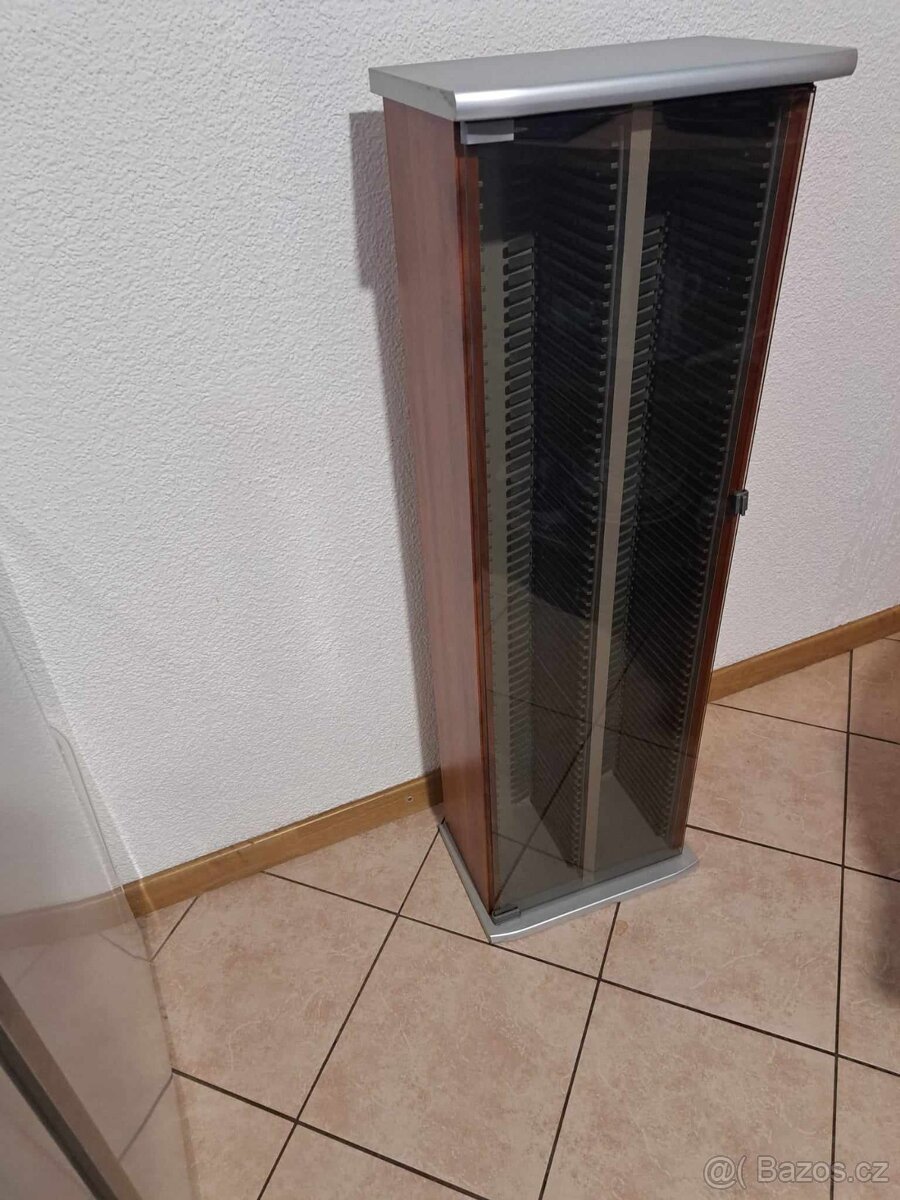 Stojan na CD