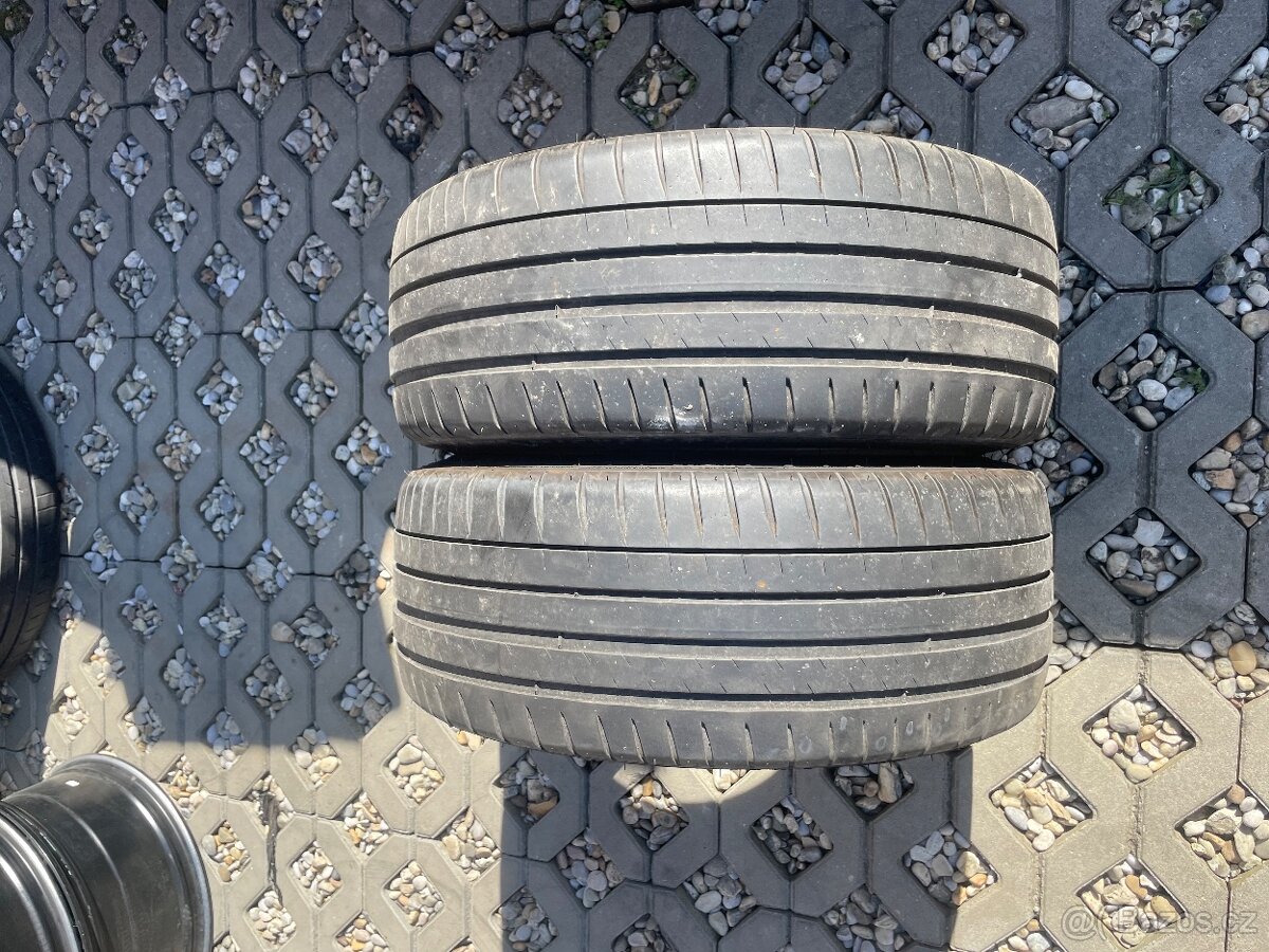Letní pneu 225/40/18
