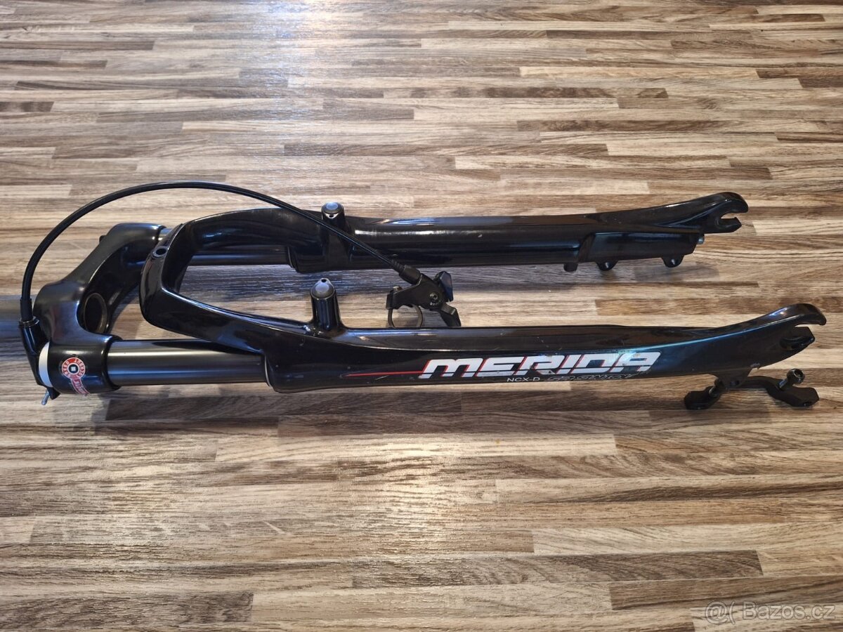 Odpružená vidlice SUNTOUR NCX-D 28´´ na trek, cross kolo