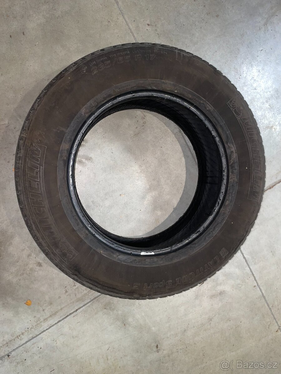 Pneu 235/65 R17