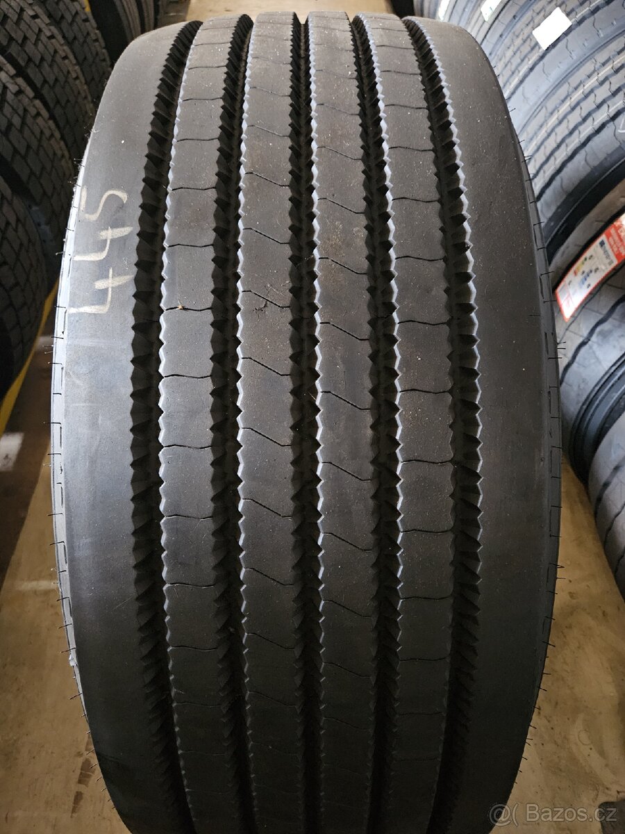 Nákladní pneu 1x 445/65R22,5 vodící Barum BT 43