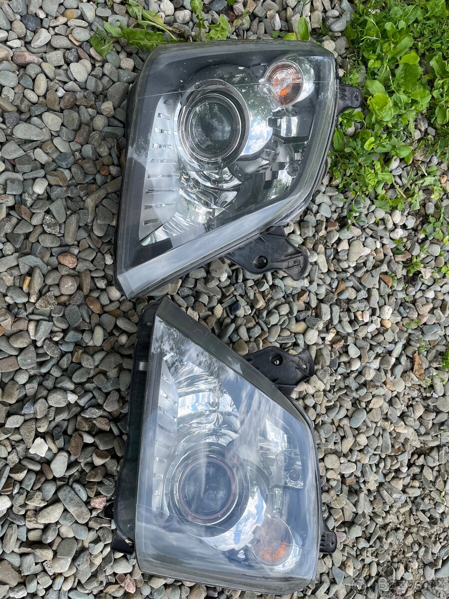 Opel meriva predni svetla
