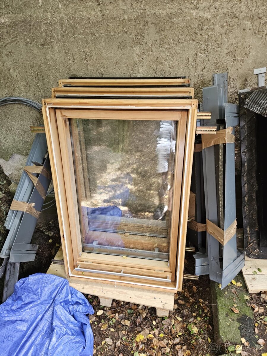 Střešní okna VELUX 4+1ks