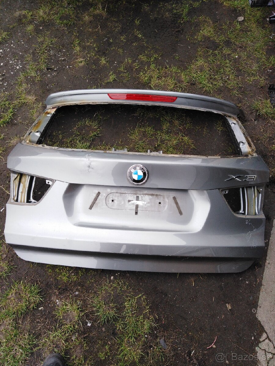 Páté kufrové dveře bmw x3