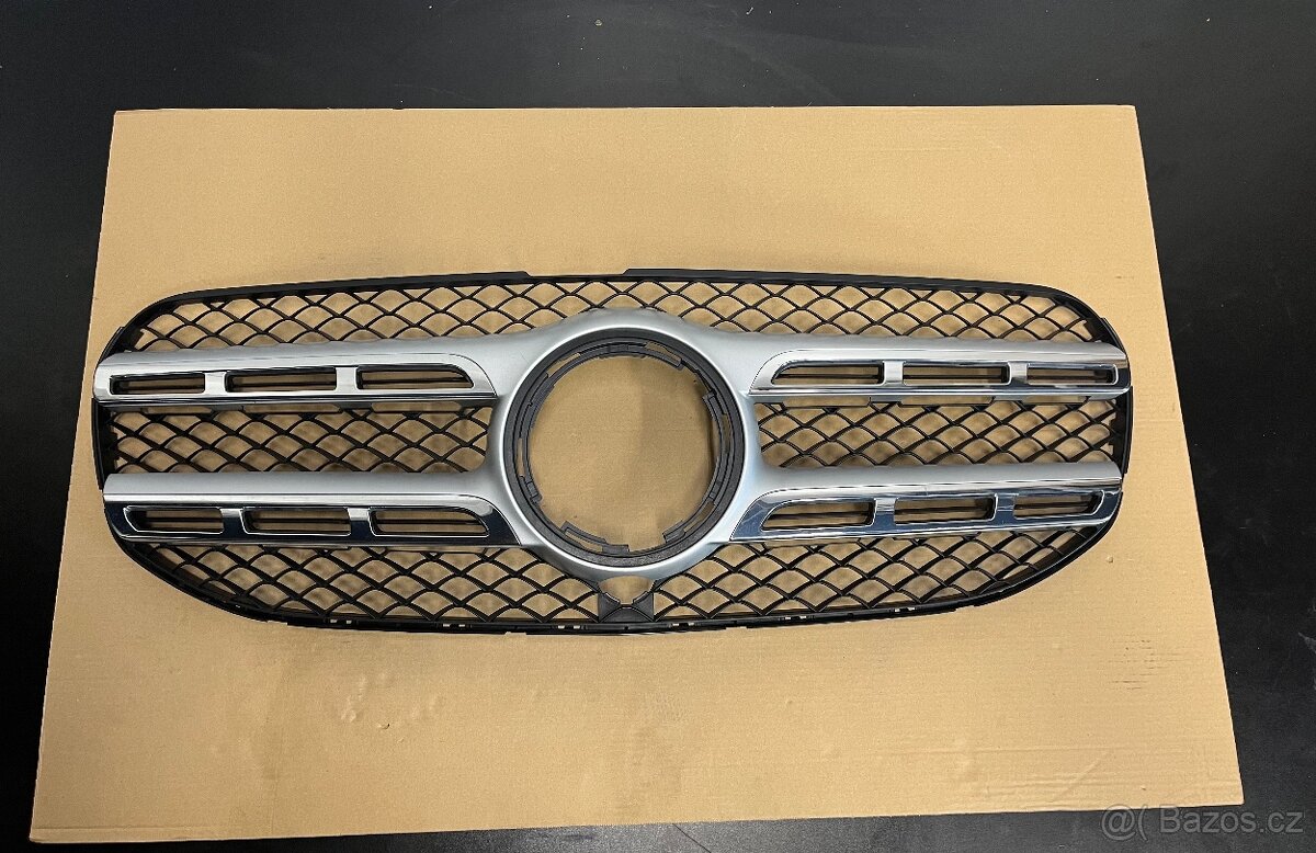 Mercedes Benz maska mřížka grill