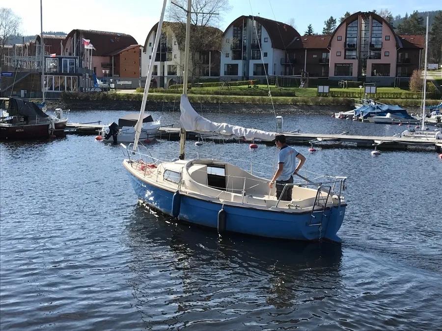 Plachetnice Marieholm 20