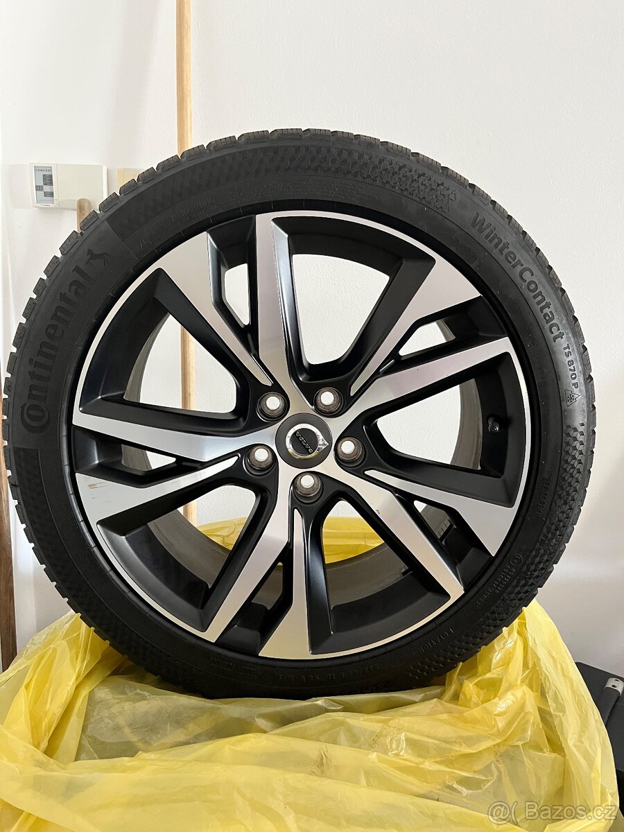 nová kompletní sada kol Volvo 18" zimní pneu 235/45 R18 V X