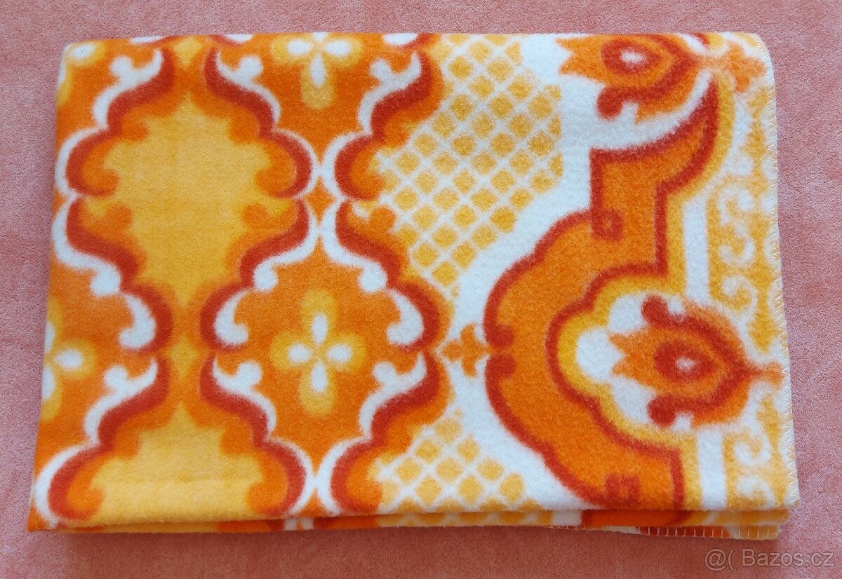 RETRO deka LARISA
