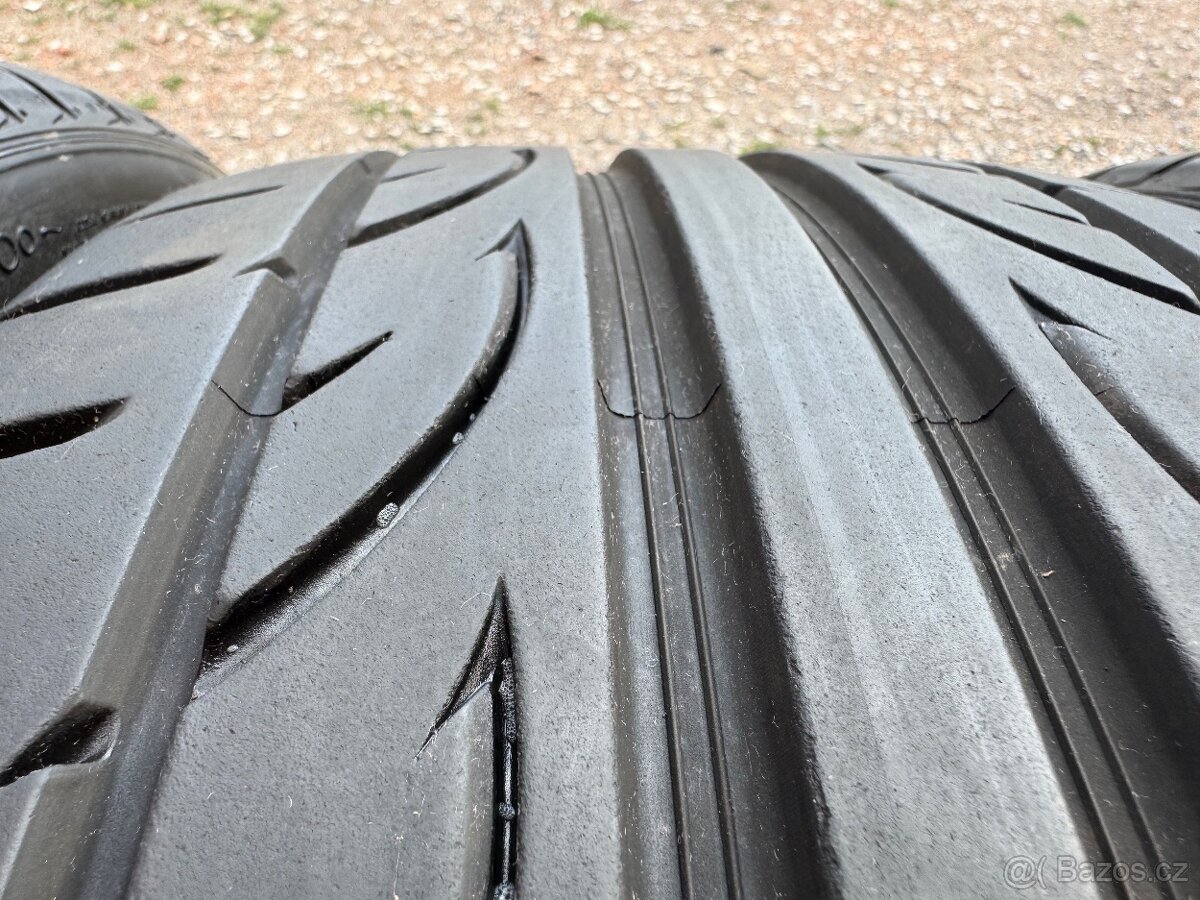 4 letní pneu hankook ventus 225/35ZR19.  91Y