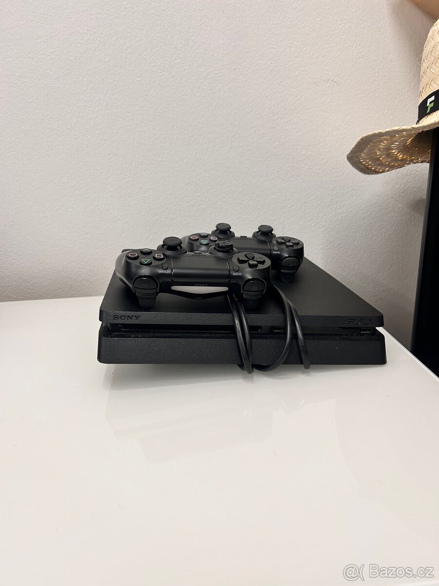 Playstatin 4 Slim + 2 Joystick