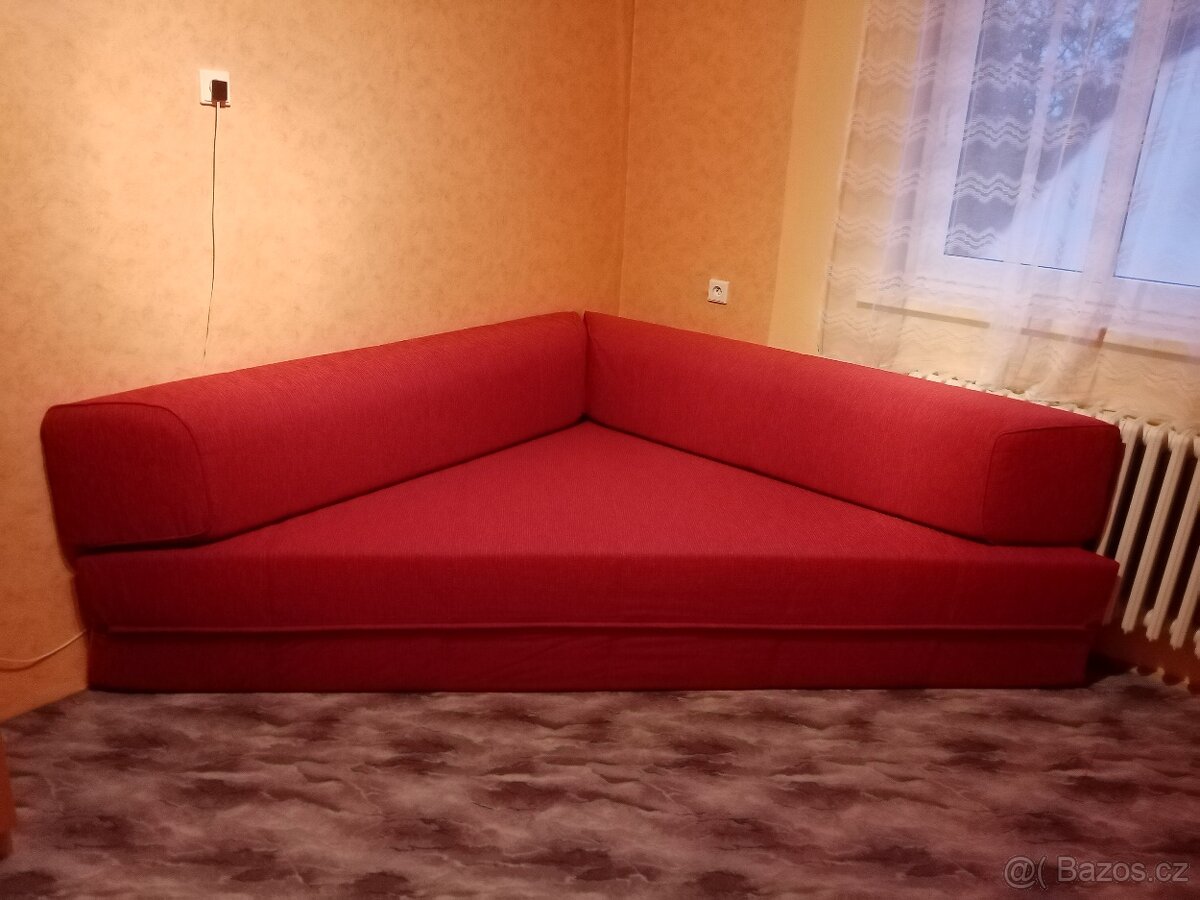 Rohový rozkládací gauč