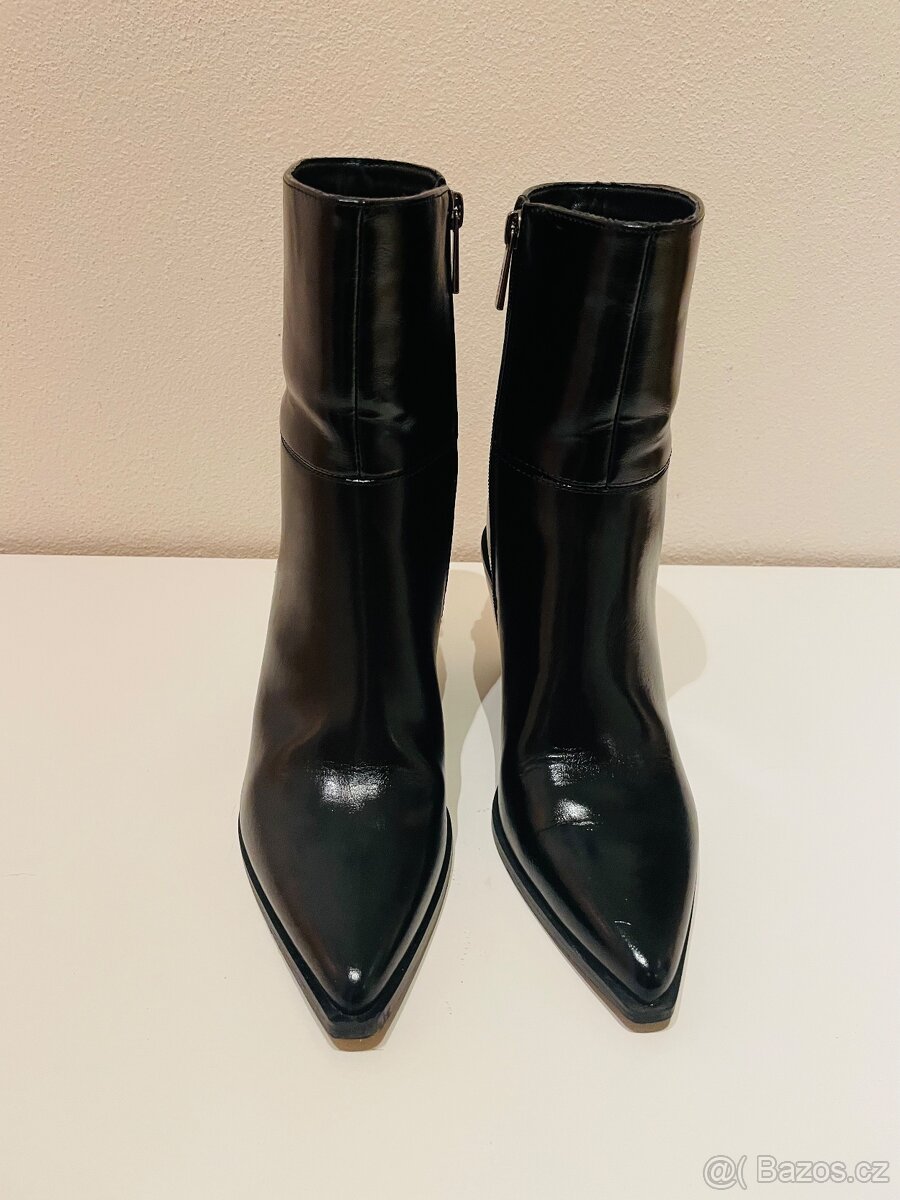 Polokozačky do špičky na podpatku vel. 37 JENNY top stav