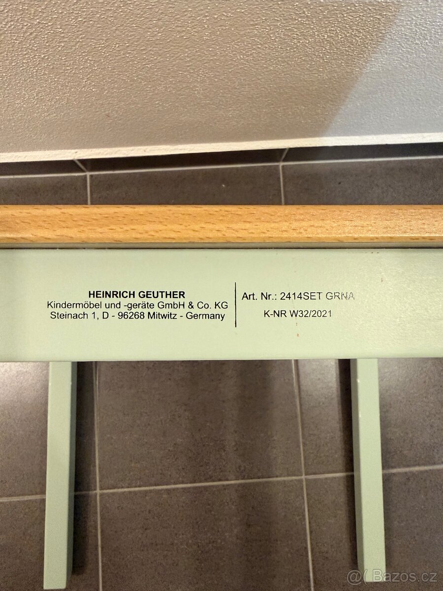 Prodej dětského stolečku včetně dvou židliček