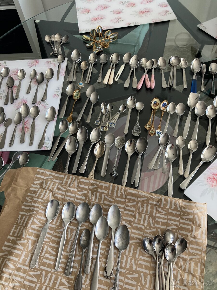 Velká sbírka lžiček