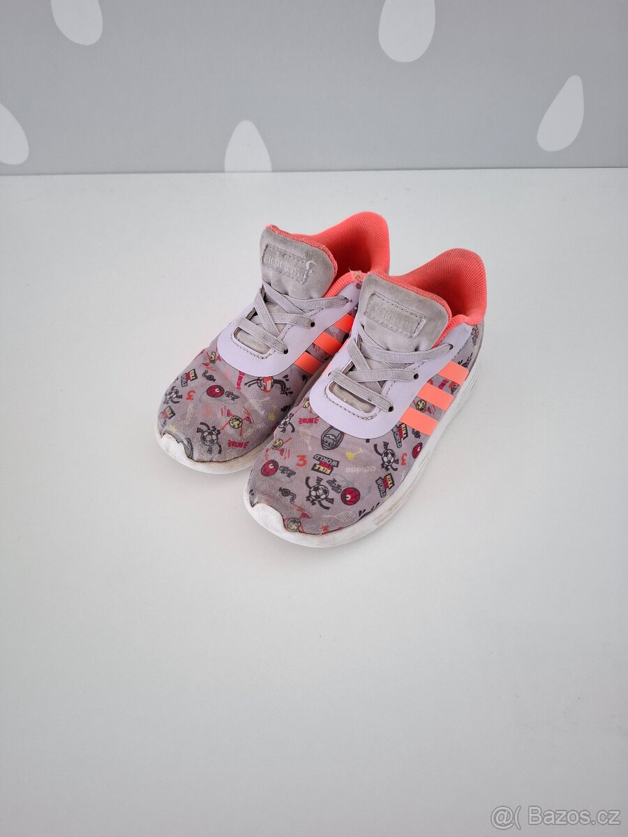 Tenisky Addidas s bílou podrážkou vel. 27 + Balíkovna 50Kč