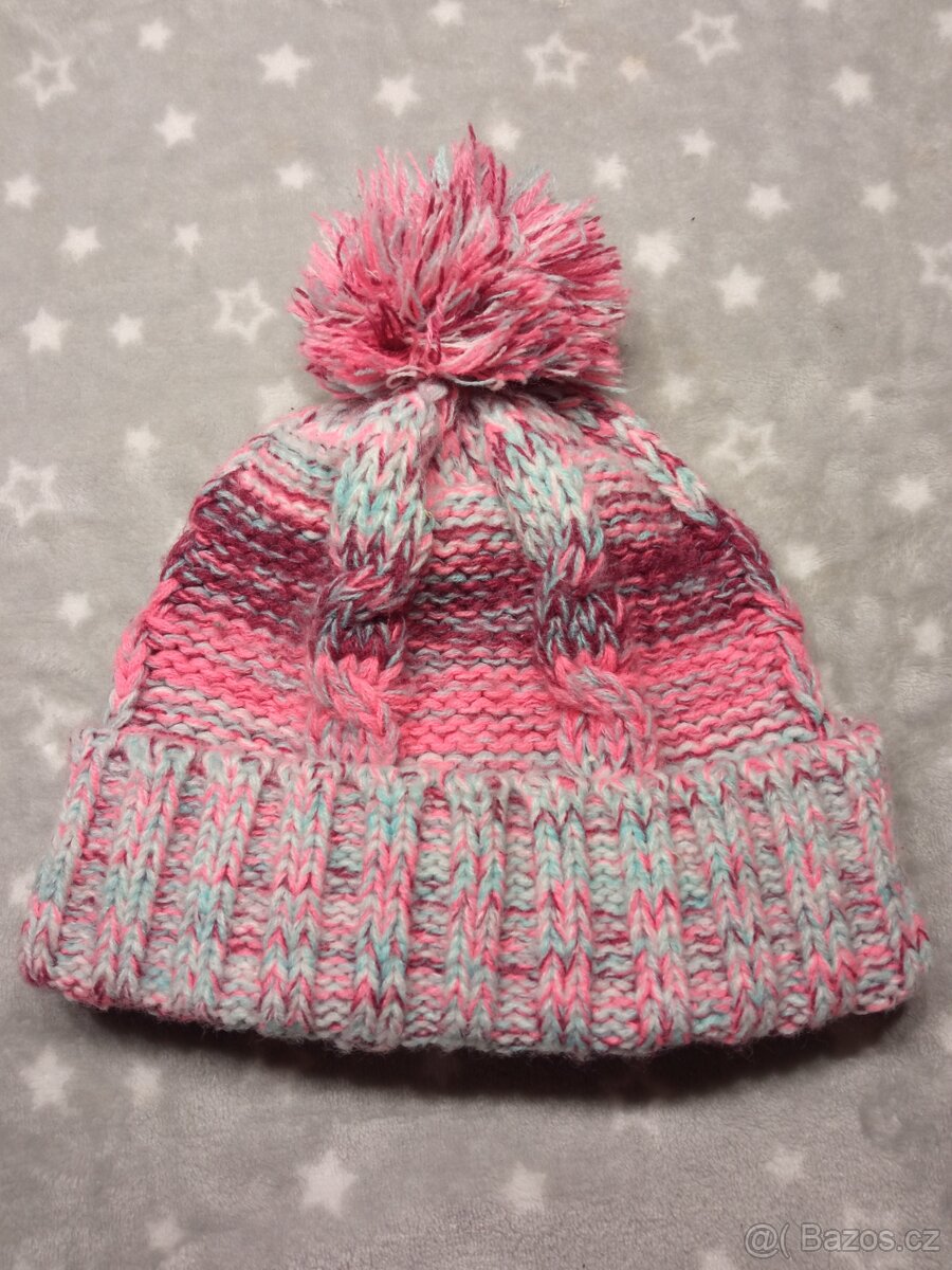 Pletená zimní čepice s bambulí vel. 52