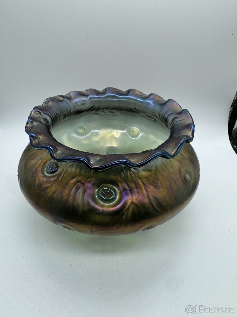 Sběratel nabízí staré secesní vázy