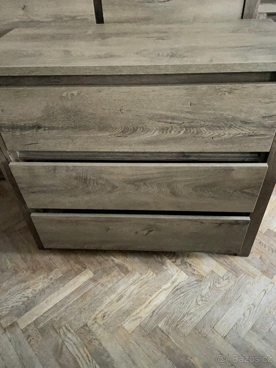 VEDDE Komoda VEDDE 3 zásuvky barva divokého tmavého dubu