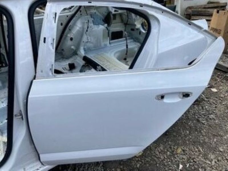 Levé zadní dveře škoda Octavia 3