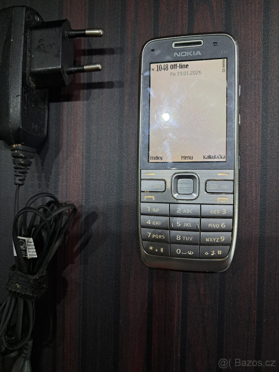 Nokia E52