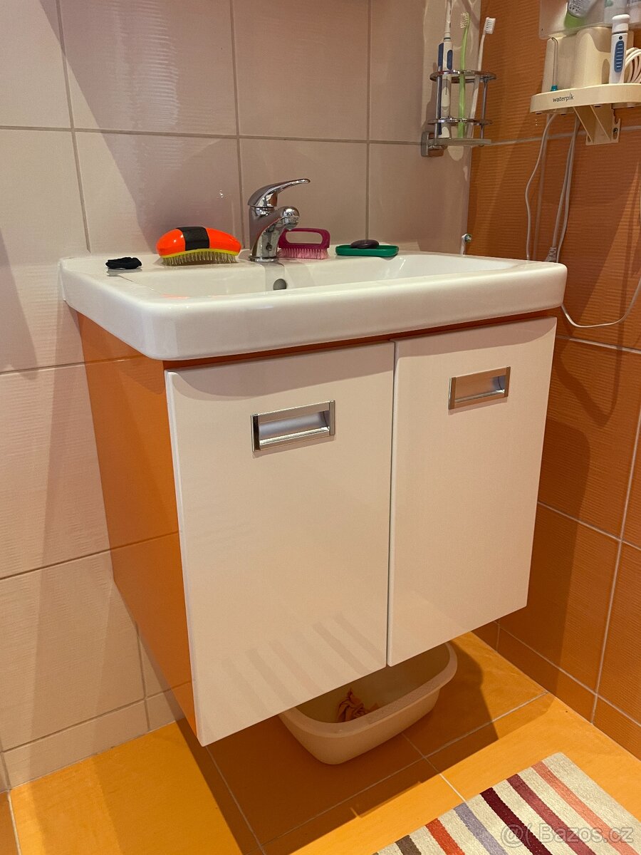 Koupelnová skřínka