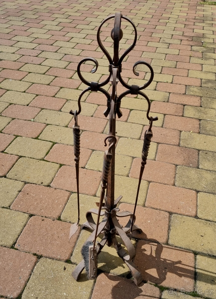 KRBOVÉ NÁŘADÍ ručně kované