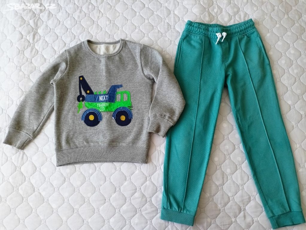 Mikina s tepláky, vel.122