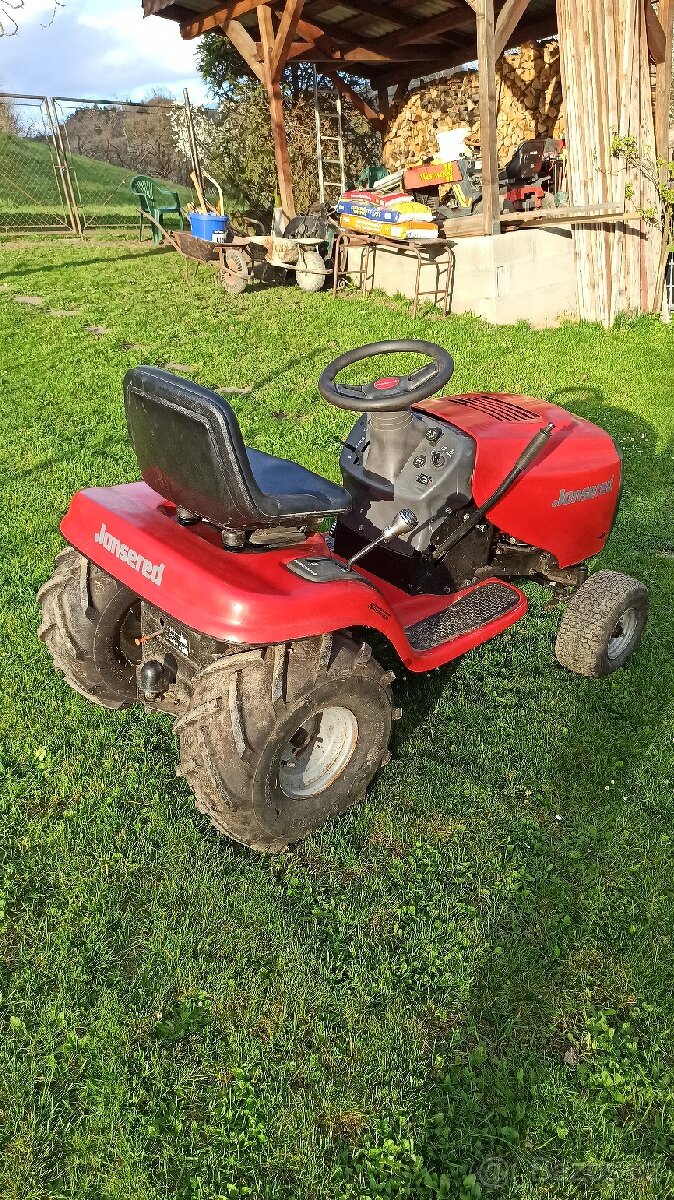 Zahradní traktor traktůrek Jonsered (Husqvarna)