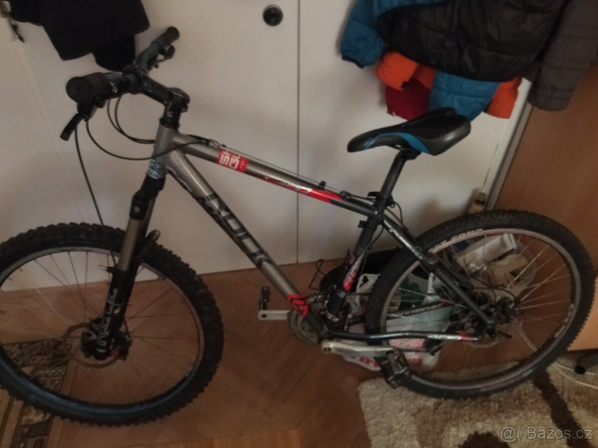 Horské kola gt a rockmacine